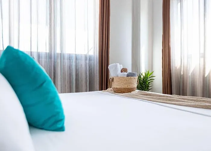 New - Super Sea View N' Easy Access *