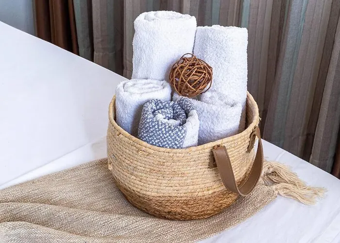 New - Super Sea View N' Easy Access